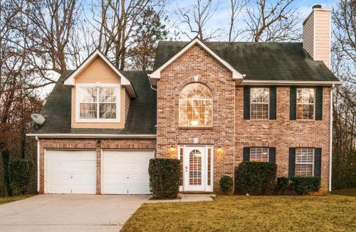 Decatur House | 3BR Decatur Home - Sleeps 10 - Private Patio-Deck