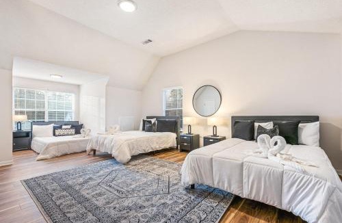 Decatur House | 3BR Decatur Home - Sleeps 10 - Private Patio-Deck