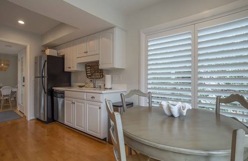 Spinnaker Beachhouses Villa | 3BR End Unit Spinnaker w/Beach Boardwalk Access Across Street! Amenity access included! NO pets