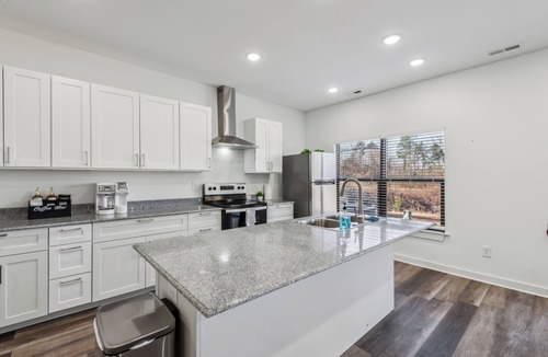 Ponderosa - Wingate House | 3BR in Charlotte, 10 Min to Panthers Stadium Pet-Friendly
