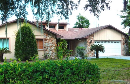 Oviedo House | 3BR Lakeview Jacuzzi Tub Sleeps 6
