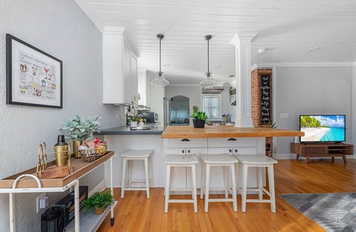 College Park House | 3BR Outdoor Kitchen w MIL suite - 3 MI to DT