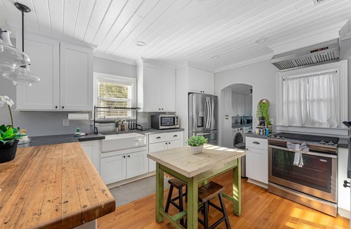 College Park House | 3BR Outdoor Kitchen w MIL suite - 3 MI to DT