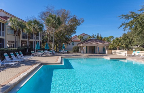 Sandestin Condo | 3BR Poolside Villa w/6-Seat GOLF CART! Screened Porch, Near Beach, Pool, Tram