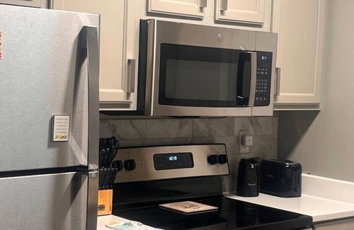 State Park Apartment | 3BR Retreat Pool + Near USC + Prisma + Lex Hosp + Army Grads Ft Jackson