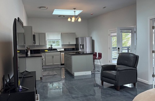 Springfield Condo | 3BR Retreat Private Patio Near DC & Pentagon