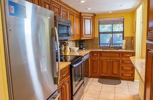 Sanibel Condo | 3BR Retreat with Wrap-Around Lanai and Private Beach - Pet Friendly - Signal Inn 15
