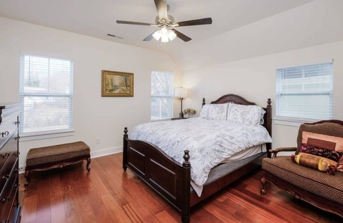 Davidson House | 3BR Suites Zen Retreats - Steps to downtown