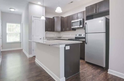 Pineville House | 3BR Townhouse | King Bed | 3-Story | Pineville