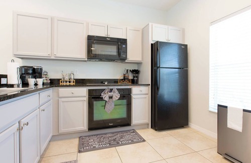 West Kissimmee House | 3BR Townhouse w/Pool & New Hot Tub - Near Disney!