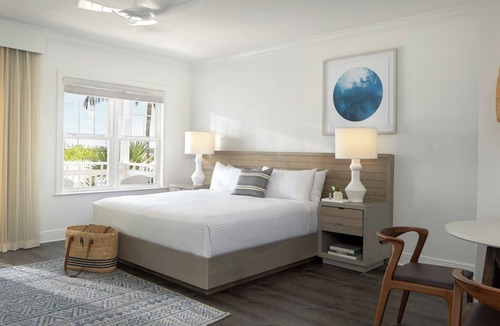 New Town Hotel | 3BR Units with Poolside Bar & Onsite Pools for Family Fun, Onsite Parking