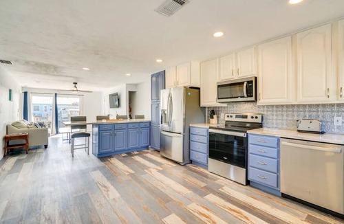 Matlacha House | 3BR Waterfront townhome Matlacha with hot tub, boat dock WiFi, bikes and kayaks