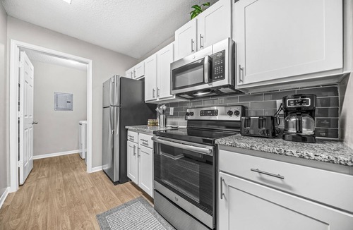 Athens Apartment | 3BRLux, UGA + Downtown Athens Game Weekend Ready, Relax by the Pool