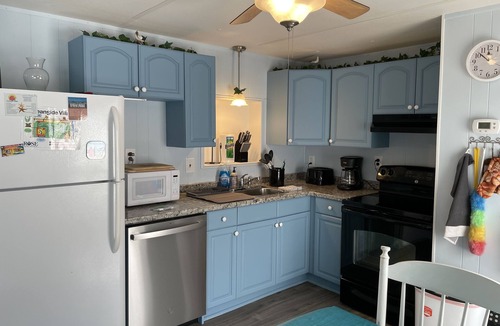 Garden City Cottage | 3MN WALK TO THE BEACH, GATED PARK, GOLF CART