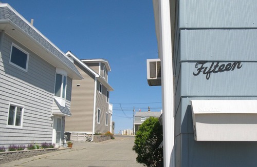 Ocean Beach I Cottage | 3rd House from the Beach in Ocean Beach Surf Club U1