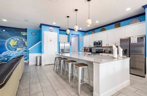 Kissimmee House | 3xSide-by-side,Bowling, 1GB wifi, videowall TV, ensuites, sleep 120