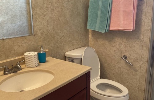 West Hollywood House | 4/2 Home w/pool Near Casino/Beach