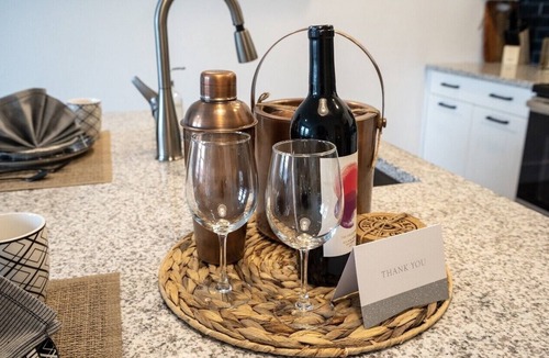 South Downtown Condo | 4/20 Friendly Benz Bungalow Atl GWCC
