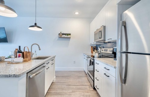 South Downtown Condo | 4/20 Friendly Benz Bungalow Atl GWCC