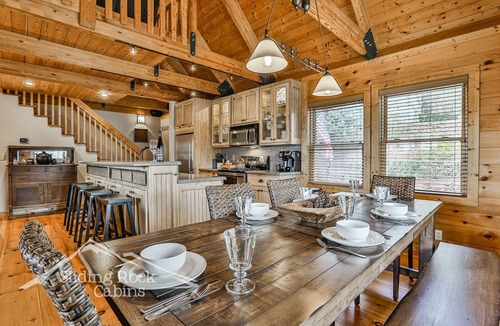 Walnut Mountain Cabin | 4/3.5 bath sleeps 8, pet friendly-fenced yard, paved roads, WIFI, HOT TUB