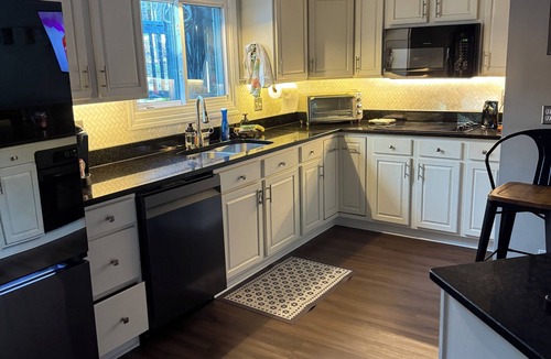 Underwood Hills House | 4/3 Family Home minutes from all ATL attractions!