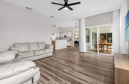 Crescent Lakes House | 4 Bathrooms/3 Bathrooms/Cresent Lakes (5305 CV)