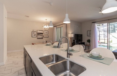 Davenport House | 4 Bd Modern Home at Champions Gate close to Disney
