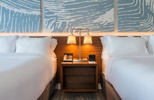 Central Beach Hotel | 4 Beach Escape Rooms with Pool Near Hugh Taylor Birch Park