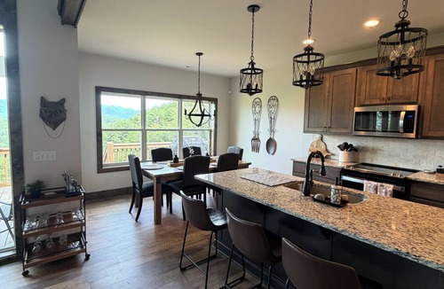 Copperhill House | 4-Bed, 4.5 bath house with a pool table, outside fire pit and georgous views!