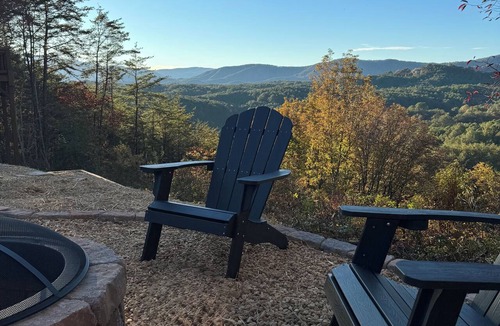 Copperhill House | 4-Bed, 4.5 bath house with a pool table, outside fire pit and georgous views!