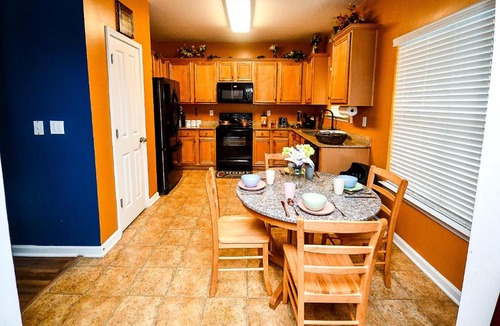 Church Street House | 4 - Bed home, w/Cali King Bed - 12 mins. to DTWN