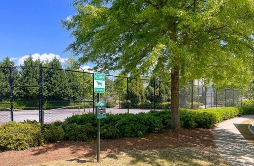 Church Street Apartment | 4 - Bed home, w/Cali King Bed - 12 mins. to DTWN
