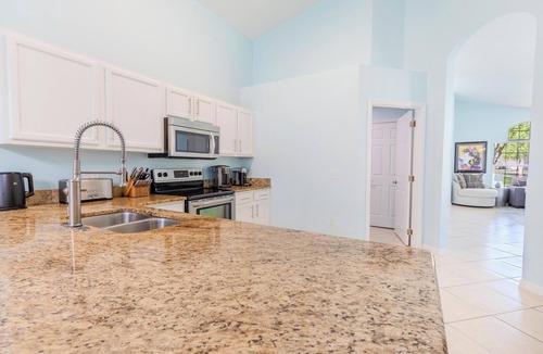 Lake Berkley House | 4-Bed Resort w/ Pool, and Dual Masters