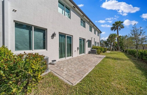 Riviera Beach House | 4 Bed WPB - Home Near 95, Airport, DT & Beaches