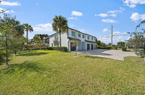 Riviera Beach House | 4 Bed WPB - Home Near 95, Airport, DT & Beaches