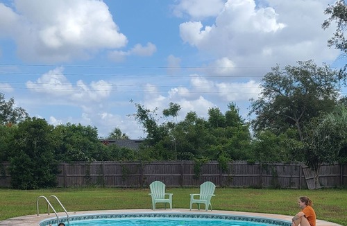 Orange Park House | 4 bedroom, 1 acre, pool, 4 min to hospital & medical