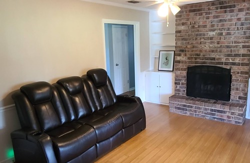 Orange Park House | 4 bedroom, 1 acre, pool, 4 min to hospital & medical