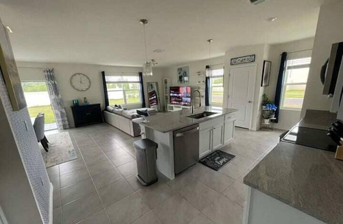 Wesley Chapel Apartment | 4 Bedroom 814974 by Houzlet