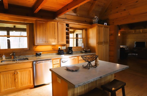 Cloudland Cabin | 4-bedroom cabin in marvelous Cloud Land/20 acres of private land with trails