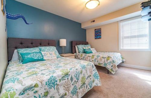 North End Apartment | 4-bedroom condo with elevator and king bed and parking