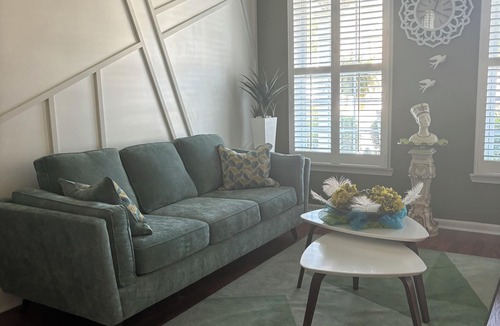 Union City House | 4-bedroom house in charming Union City near airport
