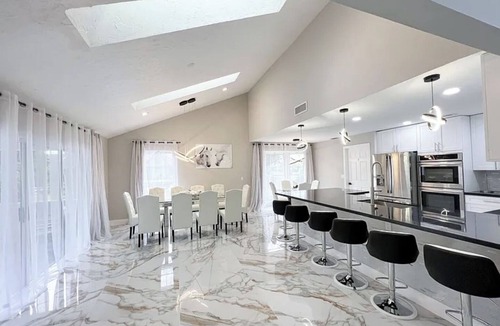 Greenview Shores House | 4-bedroom Luxury Modern Lake Front House in fabulous Wellington