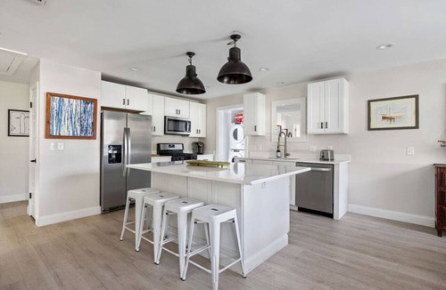 West Ashley House | 4 Bedroom Private Home 10 Minutes from Downtown!