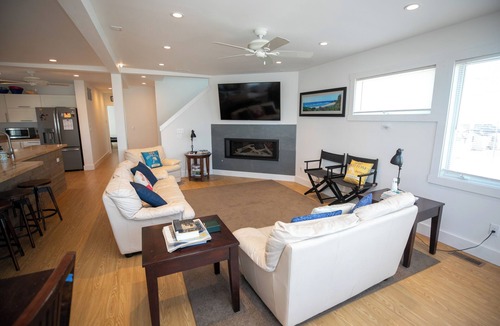 Ship Bottom House | 4 Bedroom Ship Bottom Beach House w/Hot Tub + Game room! 1 Block to the Beach!