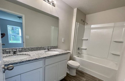Lakewood Park Apartment | 4 Bedroom Single family 431493 by Houzlet