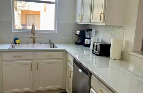 Wellington House | 4-bedroom townhome in tranquil Davenport minutes from Disney Parks!