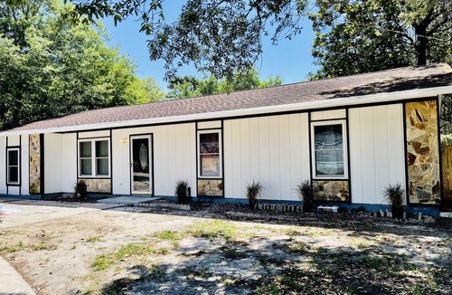 Freeport House | 4-bedroom vacation home 10 minutes to Destin Beaches