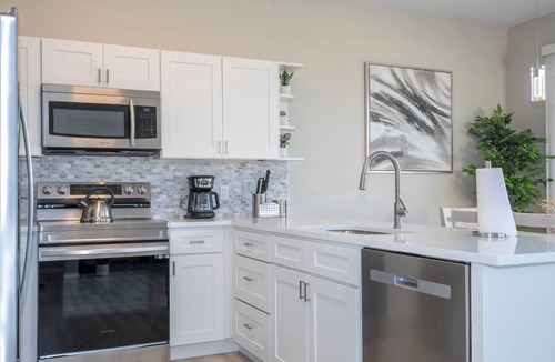 Windwood Bay House | 4 Bedrooms, 3.5 bathrooms Townhouse