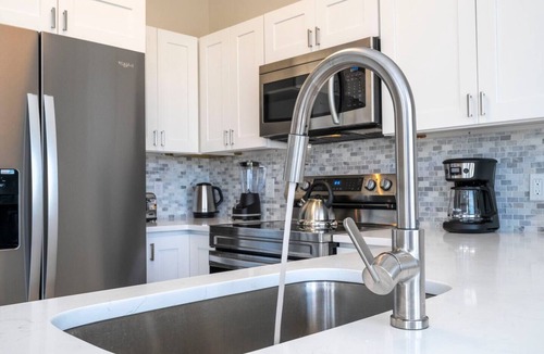 Windwood Bay House | 4 Bedrooms, 3.5 bathrooms Townhouse