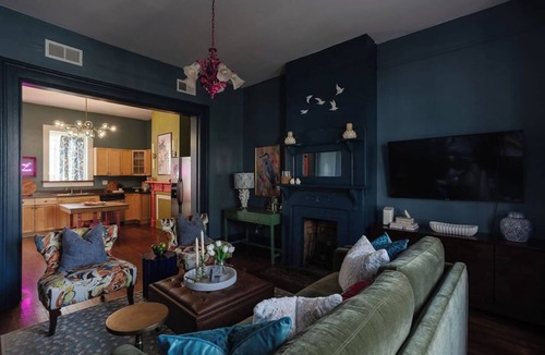 Thomas Square House | 4 Bedrooms/Hot Tub/3 Parking Spaces/Luxury